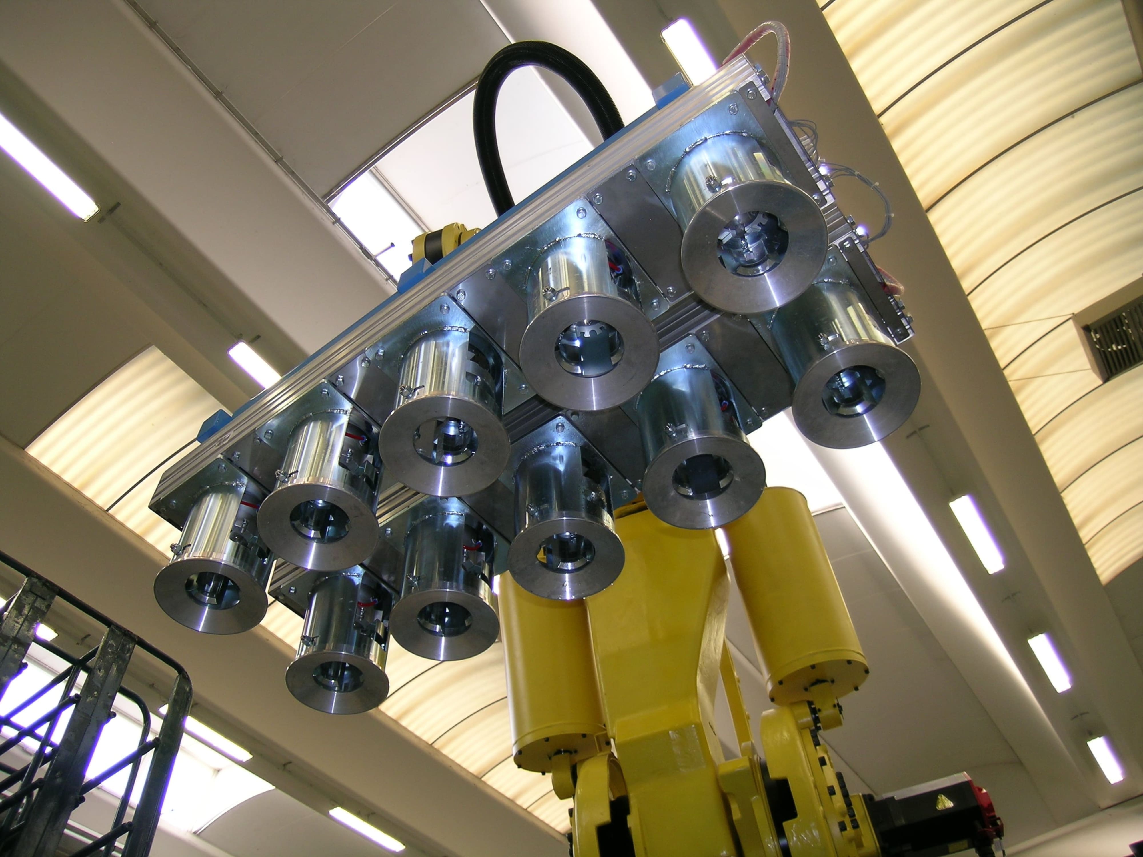 Racking Roboh Robby Rack: Advanced Robotic Handling for Large Containers | SIPA
