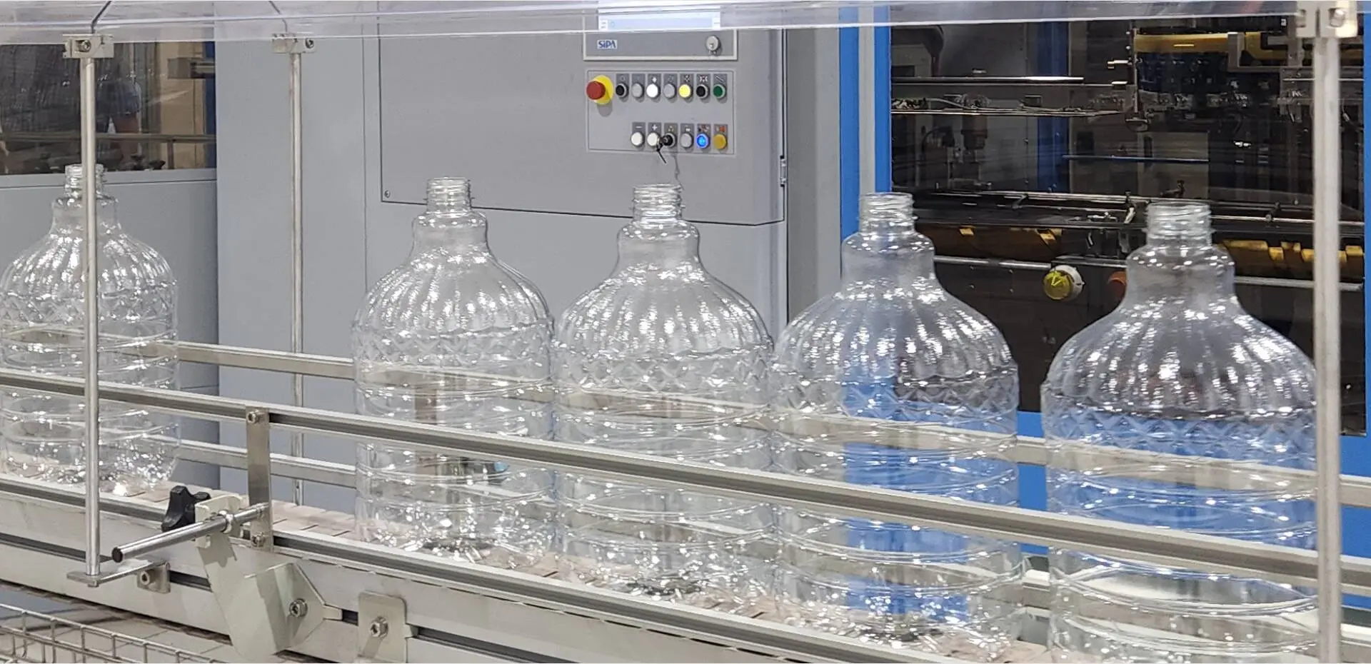 South African player Polyoak goes big