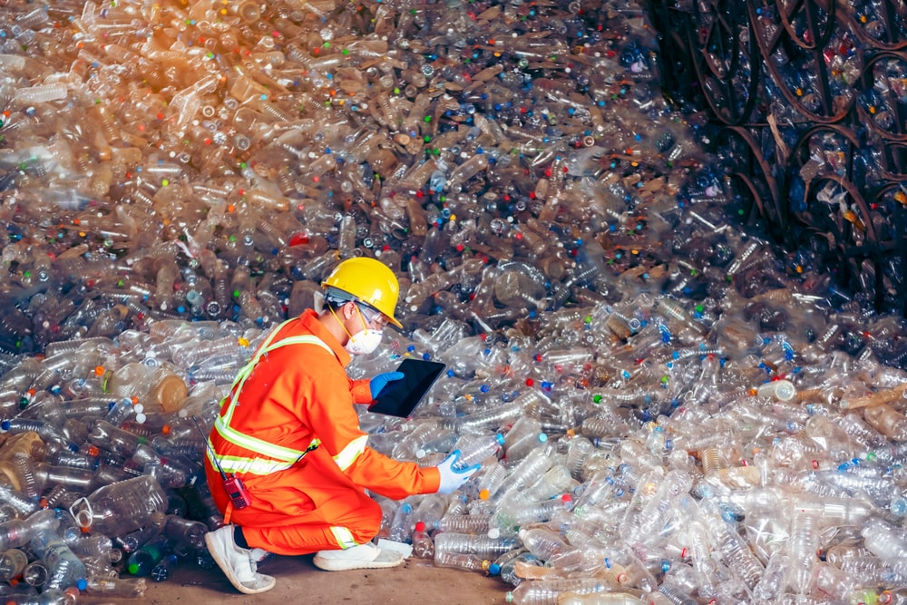 Factors affecting PET packaging lightweighting: China waste import ban